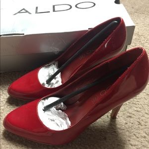 🎉SOLD🎉Aldo Red Shoes